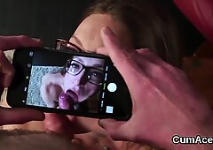 Người nhìn xấu xa bị xuất tinh tải vào mặt nuốt hết tải