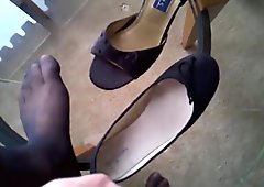 Pantyhose Cum In Girlfriends Shoe Before She Leaves For Work