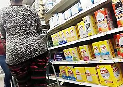 Sulu Göt İhtiyar Kadın Hides Insane VPL