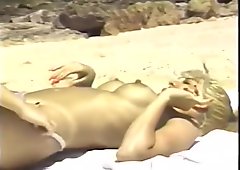 Sex Hawaiian Style - Scene 2