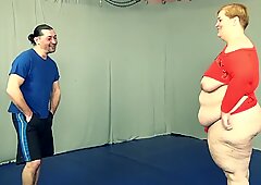 Altas Russas Canalizador com enorme bunda com celulites recebe pixa por um cara