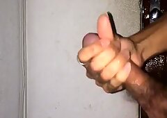 viadinho pauzudo jorrando muito leite