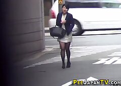 Koreli kız tuvalette, çıplak tuvalette japonya, haşhaş tuvalette